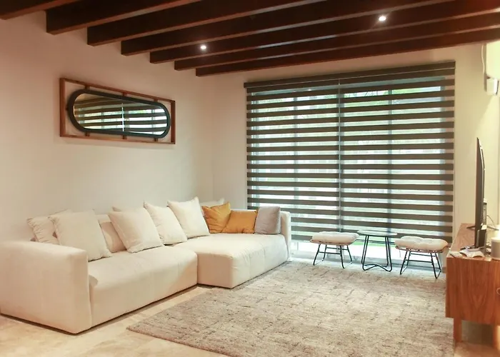 Unique With Amenities Apartment *