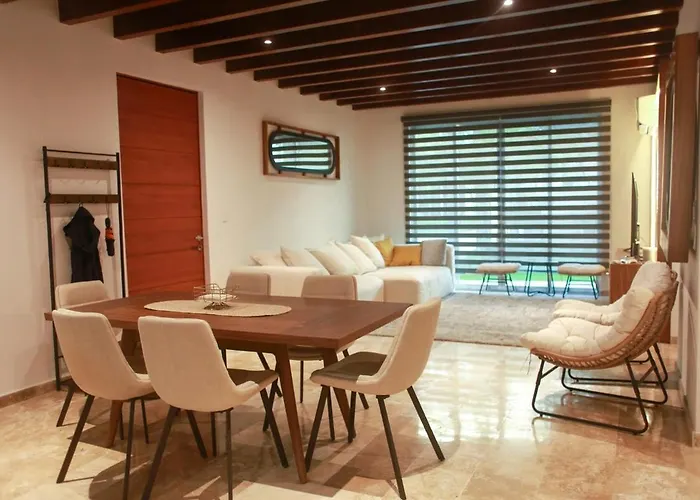 Unique With Amenities Apartment *